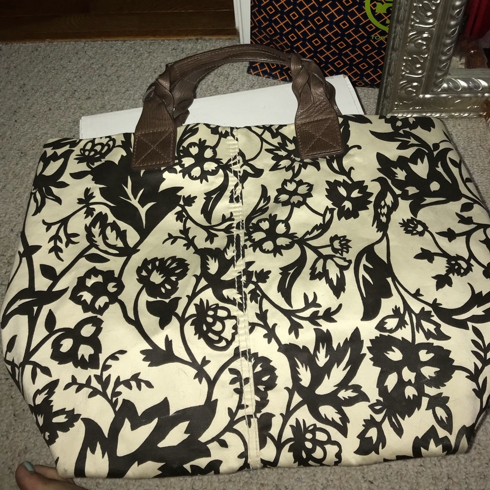 Gap tote